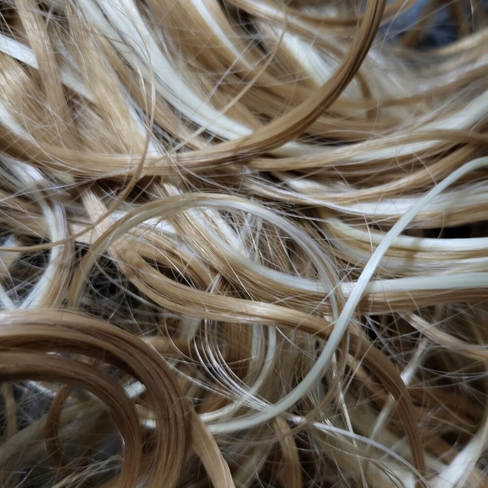 Curly Blonde Hair Extension - Picture 3 of 6